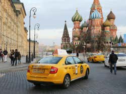 Taxis sur la Place Rouge